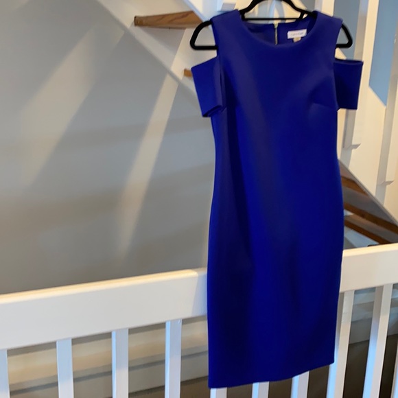 Calvin Klein Dresses & Skirts - Calvin Klein cut out shoulder dress
